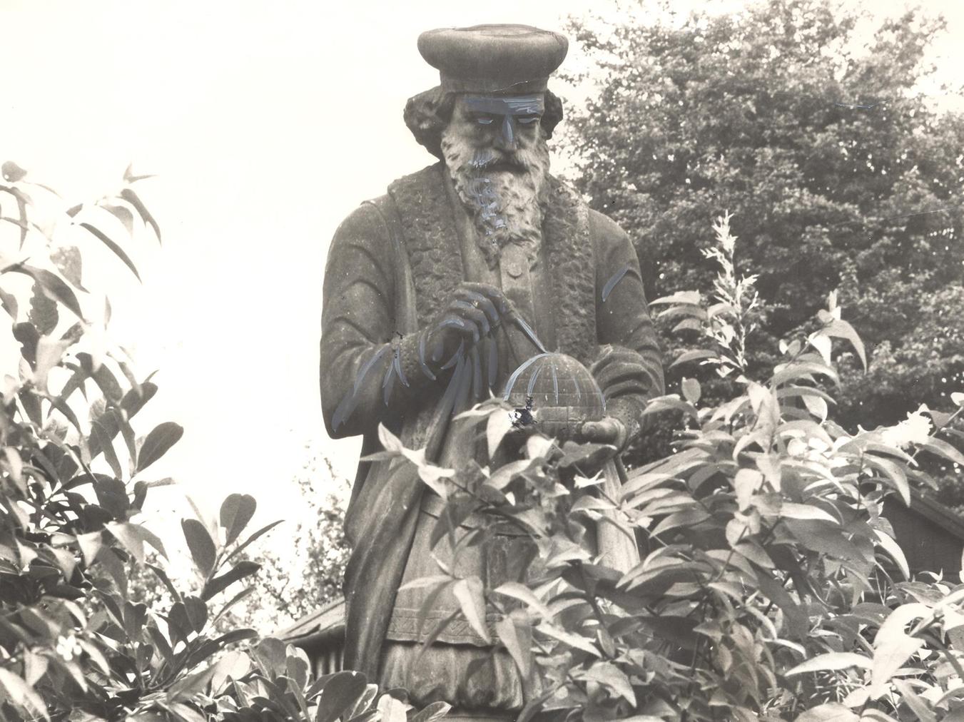 The statue of explorer Stephen Cabot once graced the Royal Exchange building at the junction of Park Row and Boar Lane. It was later removed and stands in a Roundhay garden.