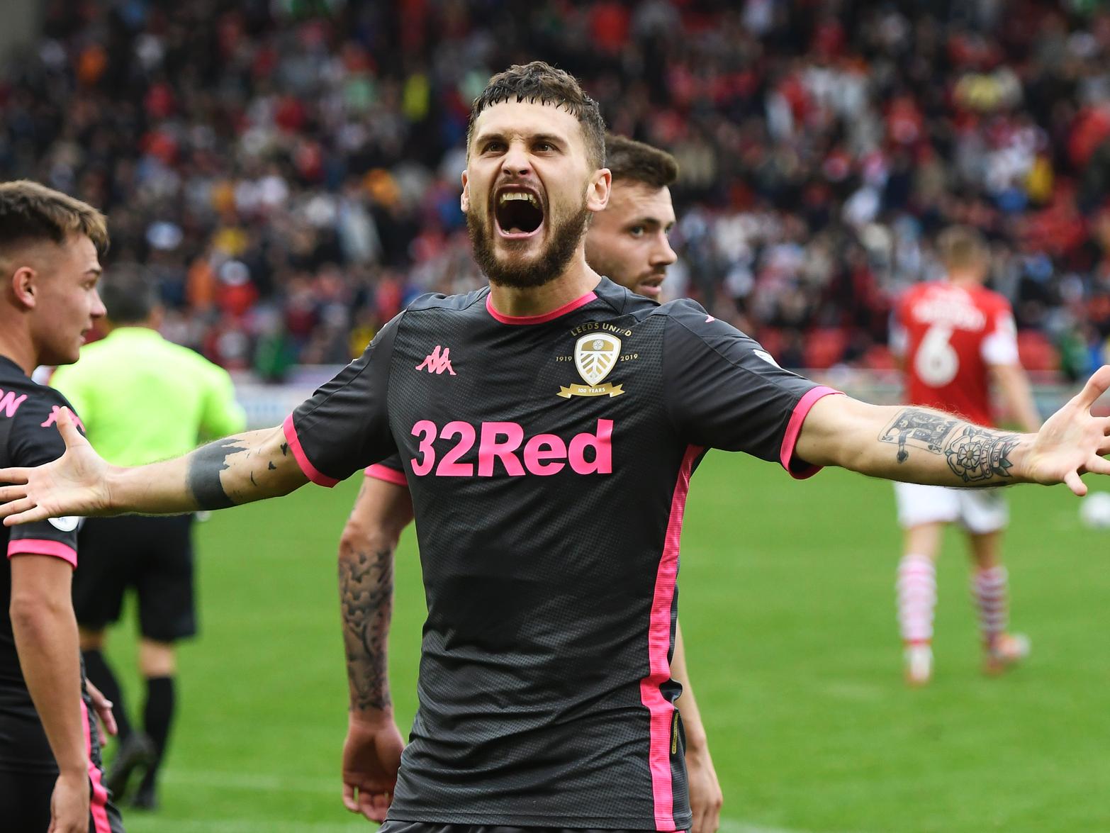 Leeds United are believed to be moving closer to ending the uncertainty over star midfielder Mateusz Klich's future, with the player said to have agreed terms on a lucrative new contract. (Football Insider)
