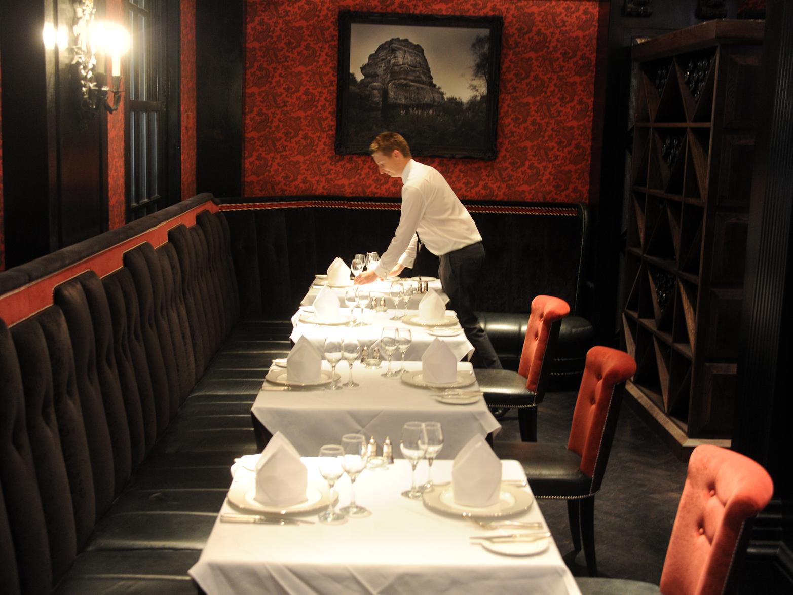 Set inside the grand surroundings of the 18th-century Oulton Hall estate, this destination restaurant offers an upscale twist on classic British fine dining. Reviewers frequently describe the food and service as "exceptional." 🍴 Rothwell Lane, Oulton, Leeds LS26 8HN