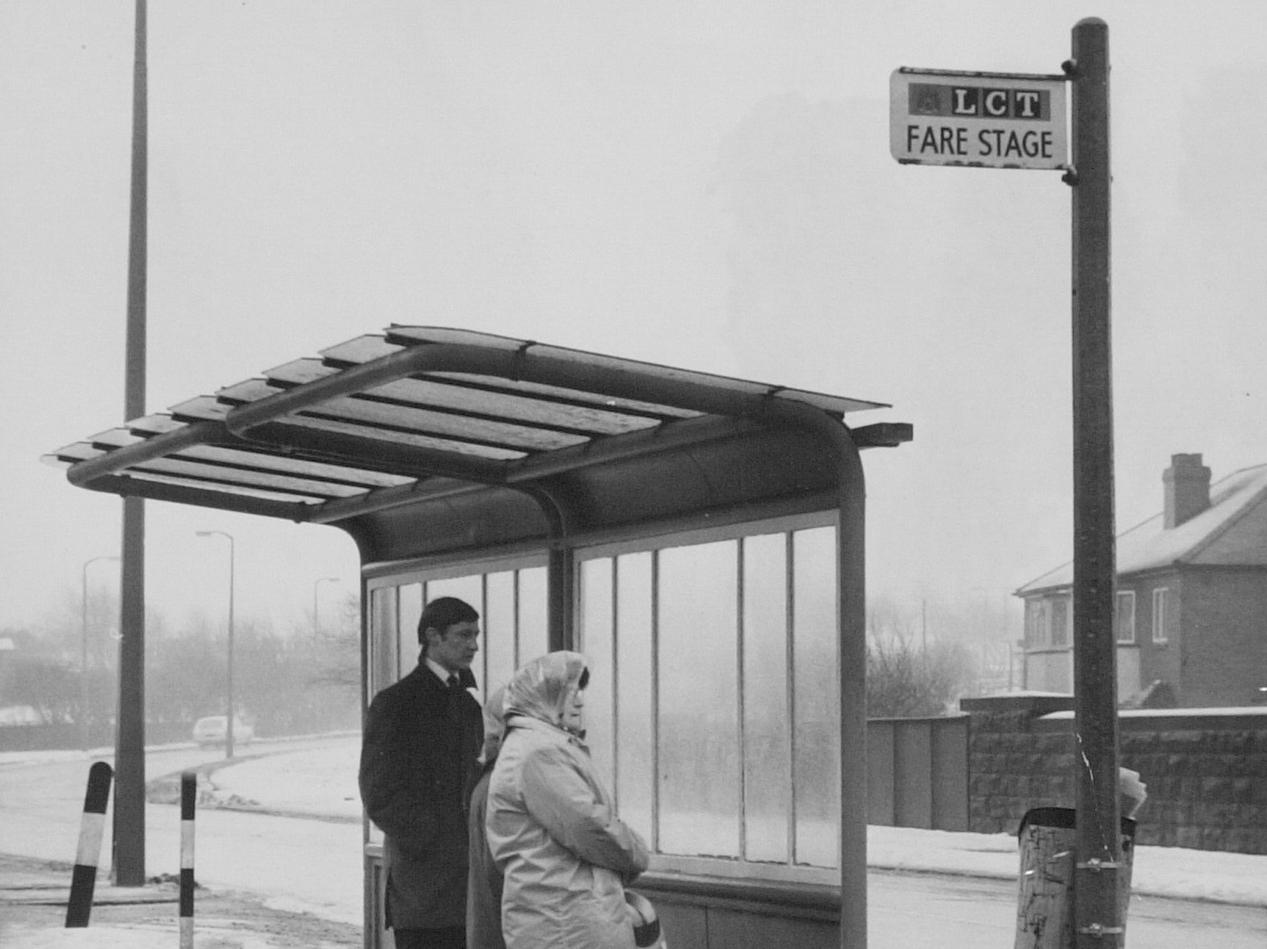 An open plan bus shelter at the junction of Dewsbury Road with the ring road at Beeston.