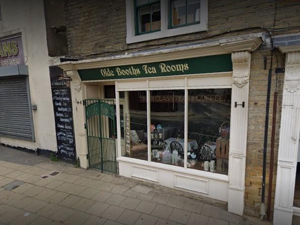 This is a vegetarian and vegan friendly tearoom well worth the trek out of town, with one reviewer praising the sandwiches which come with salad, coleslaw and crisps.