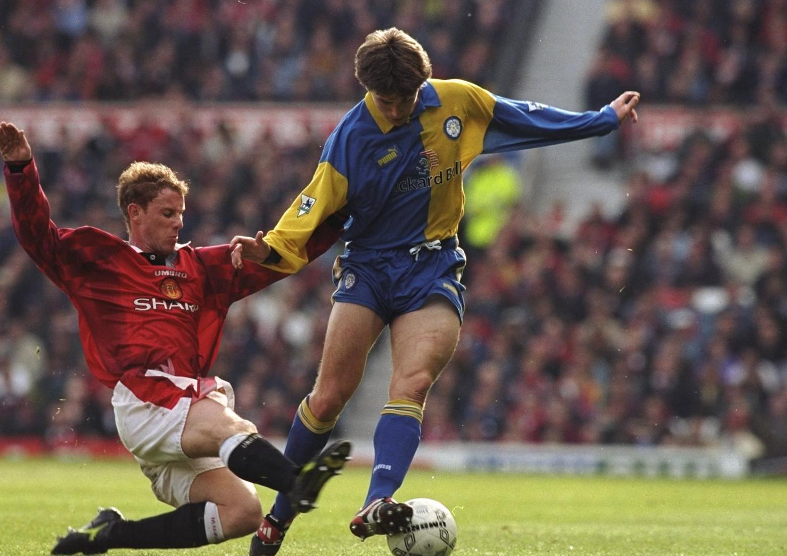 A throwback to Uniteds blue and gold halved shirts of the 1930s and 1940s, this was proudly worn by the likes of Lucas Radebe, Alfie Haaland and Stephen McPhail.