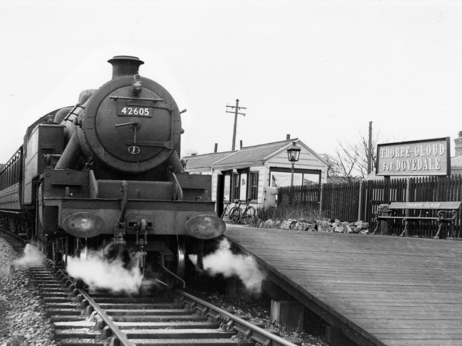Thorpe Cloud, April 1952