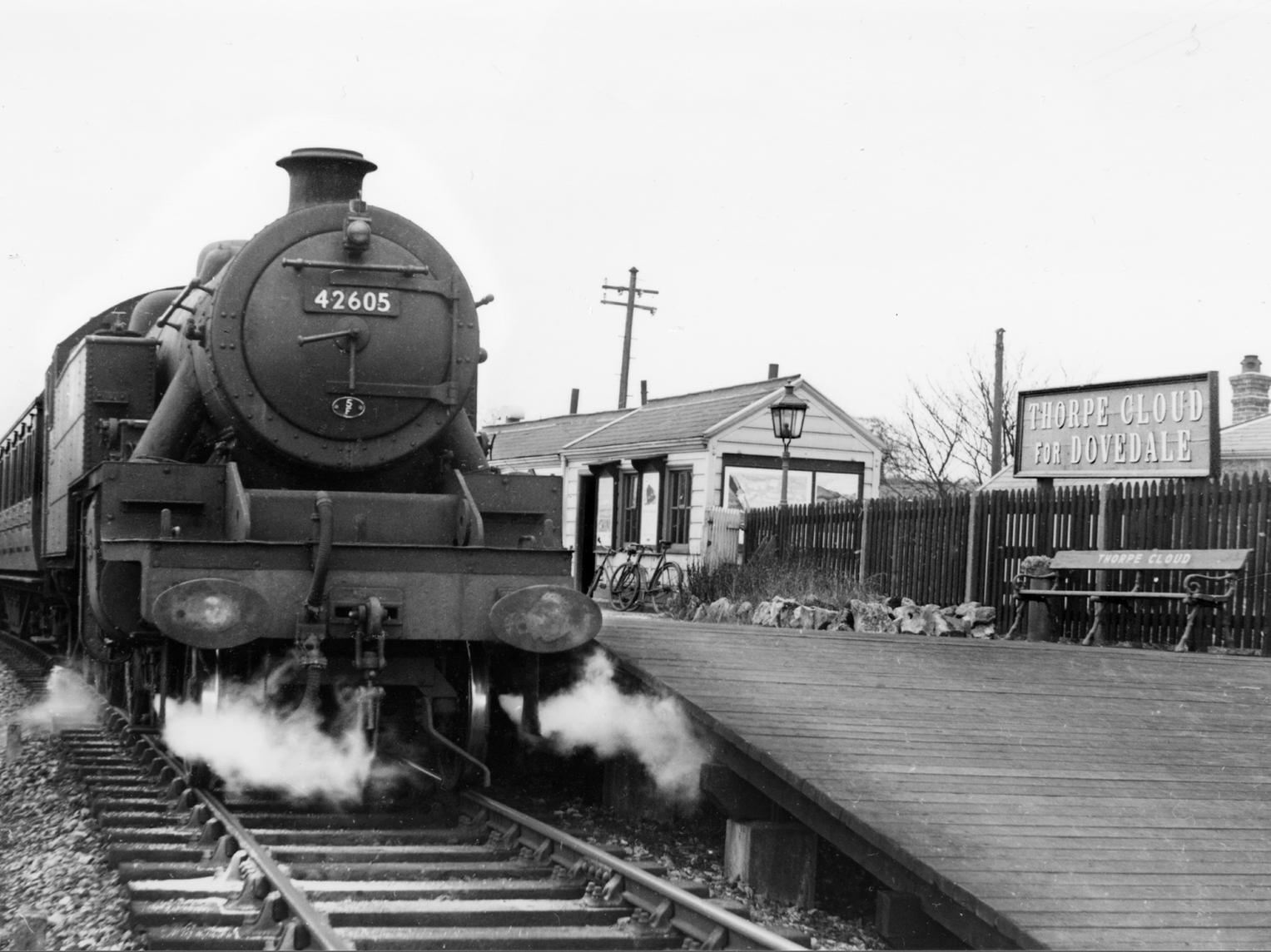 Thorpe Cloud, April 1952