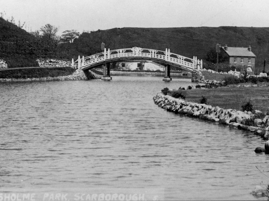 Looking towards Peasholm Gap. The 100 men who first developed the park were paid a low wage by the council and given a midday meal of sausage and mash. The lake is fed from the natural waters of Peasholm beck and Raincliffe spring.