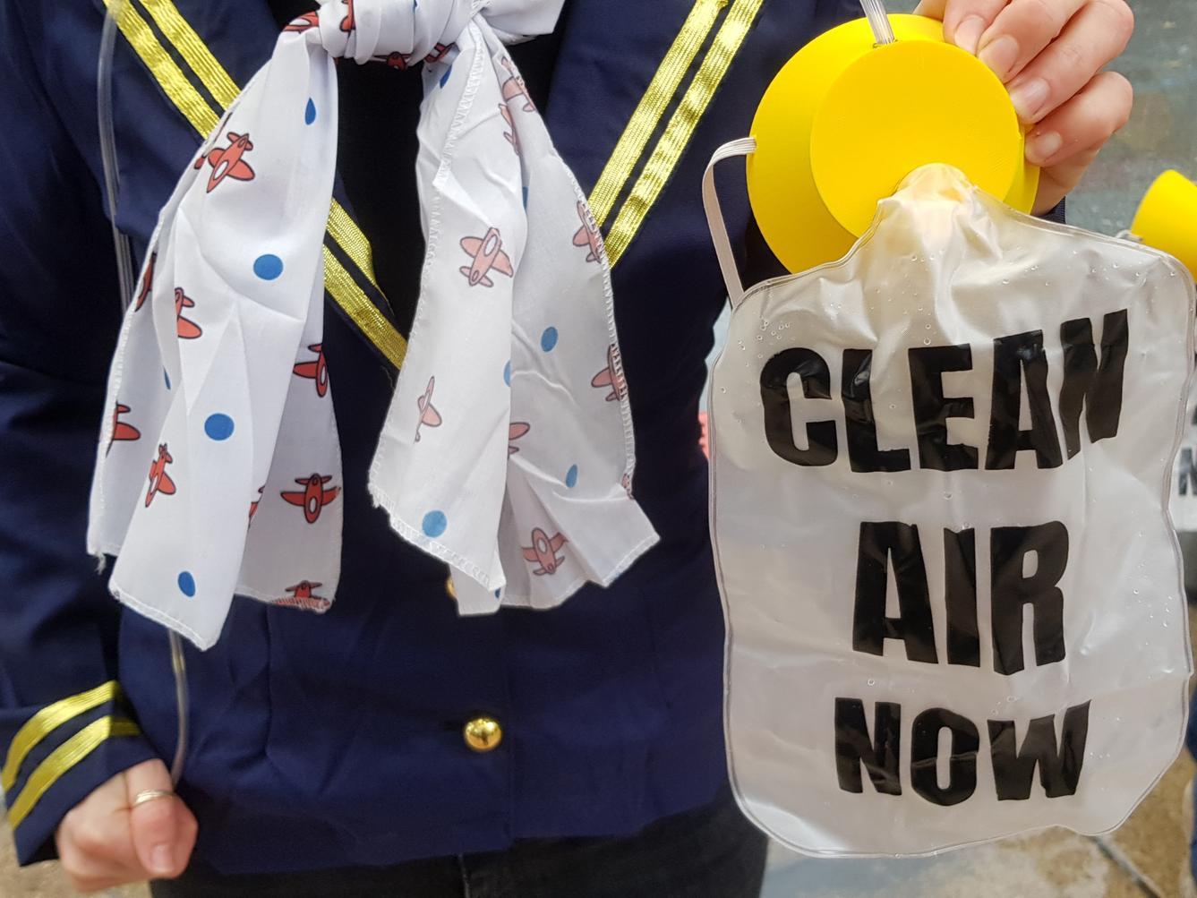Airplane style oxygen maskswere installed at two bus stops to demonstrate high levels of air pollution in Leeds
