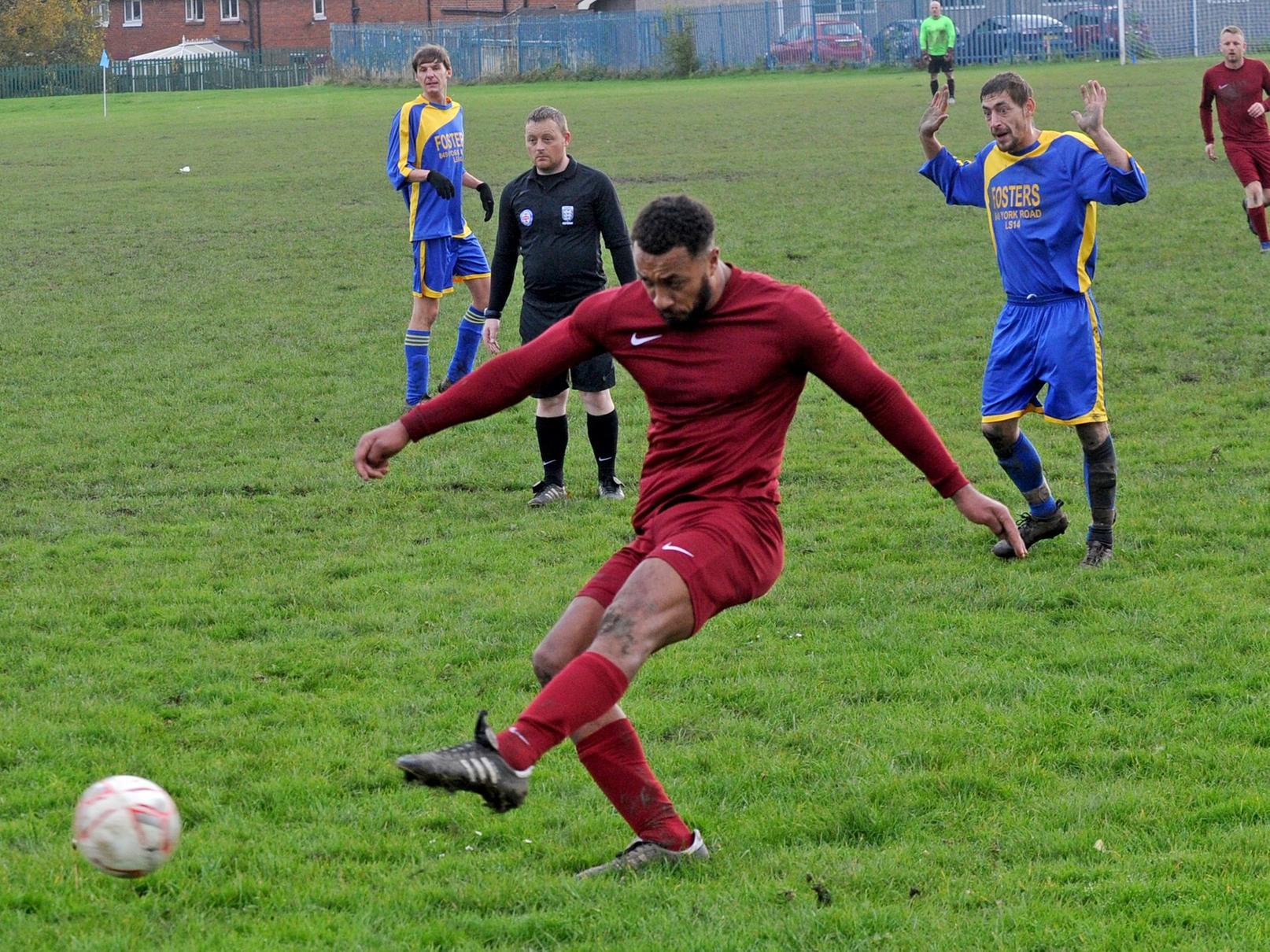 Little London v Seacroft WMC Reserves / Pictures by Steve Riding