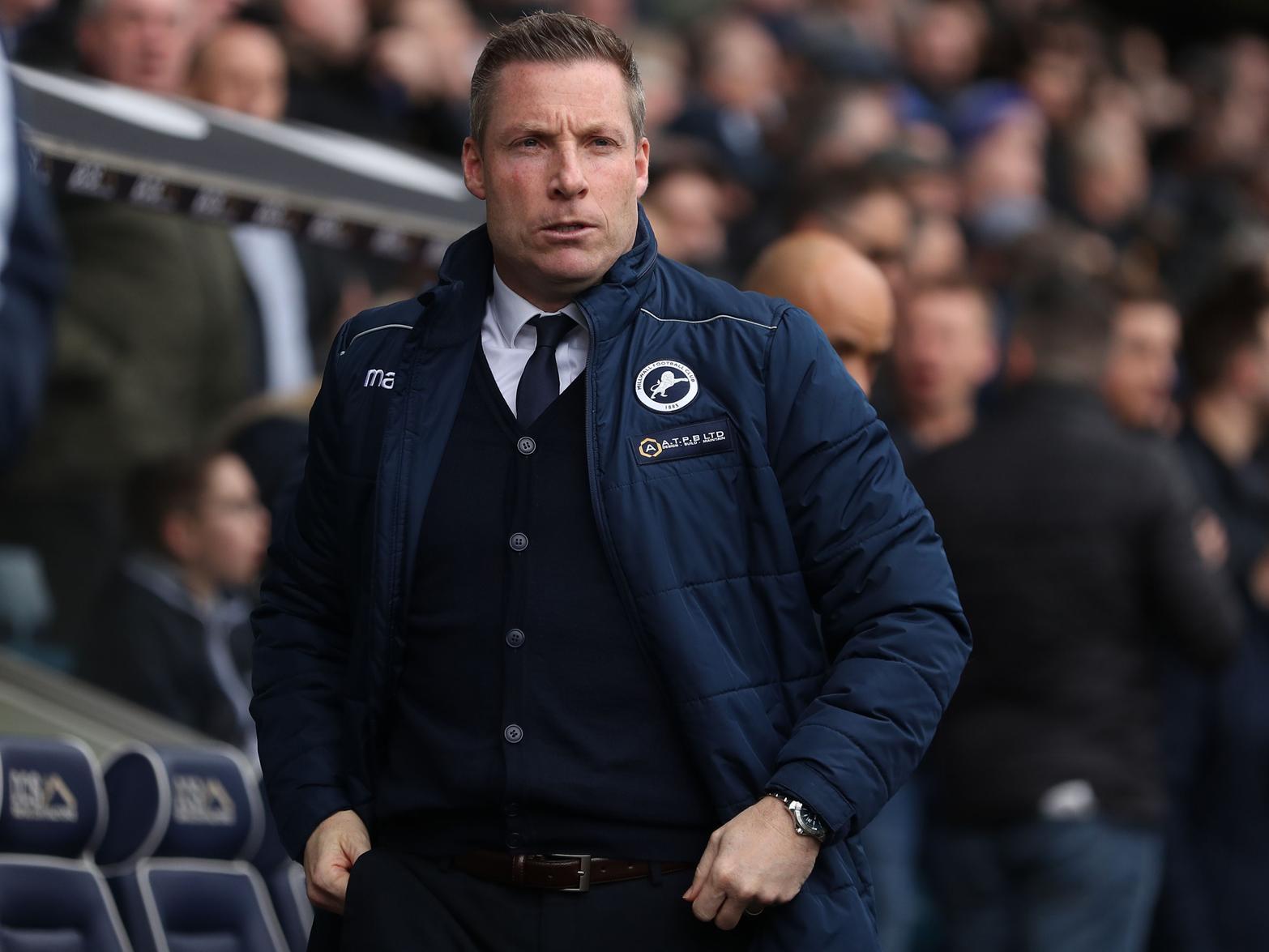 Ex-Millwall manager Neil Harris is the bookies' firm favourite to take the Cardiff City job, after Neil Warnock left the club by mutual consent on Monday afternoon. (Sky Bet)