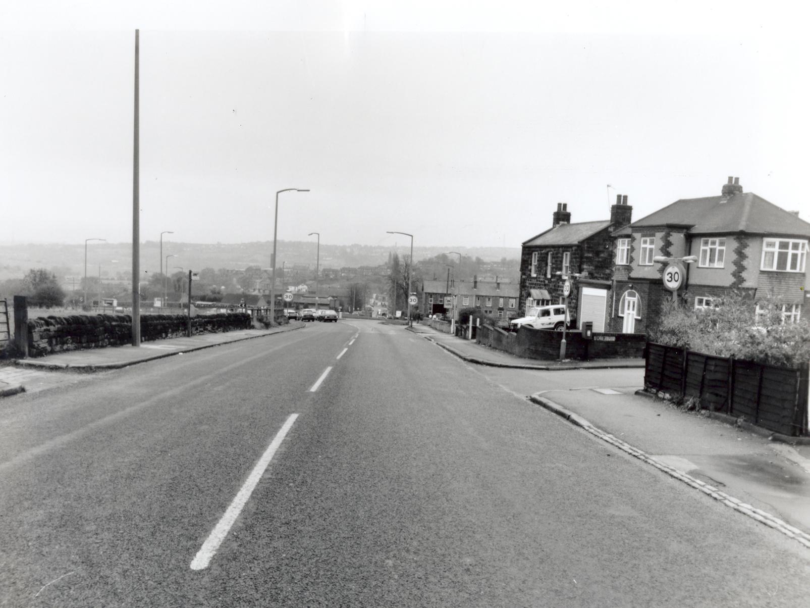 Rodley Lane looking down towards Rodley roundabout.