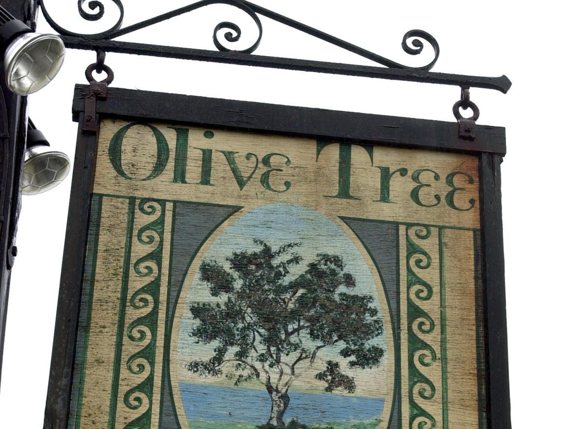 Oliver Tree - a Rodley institution. Did you enjoy a meal there back in the day?