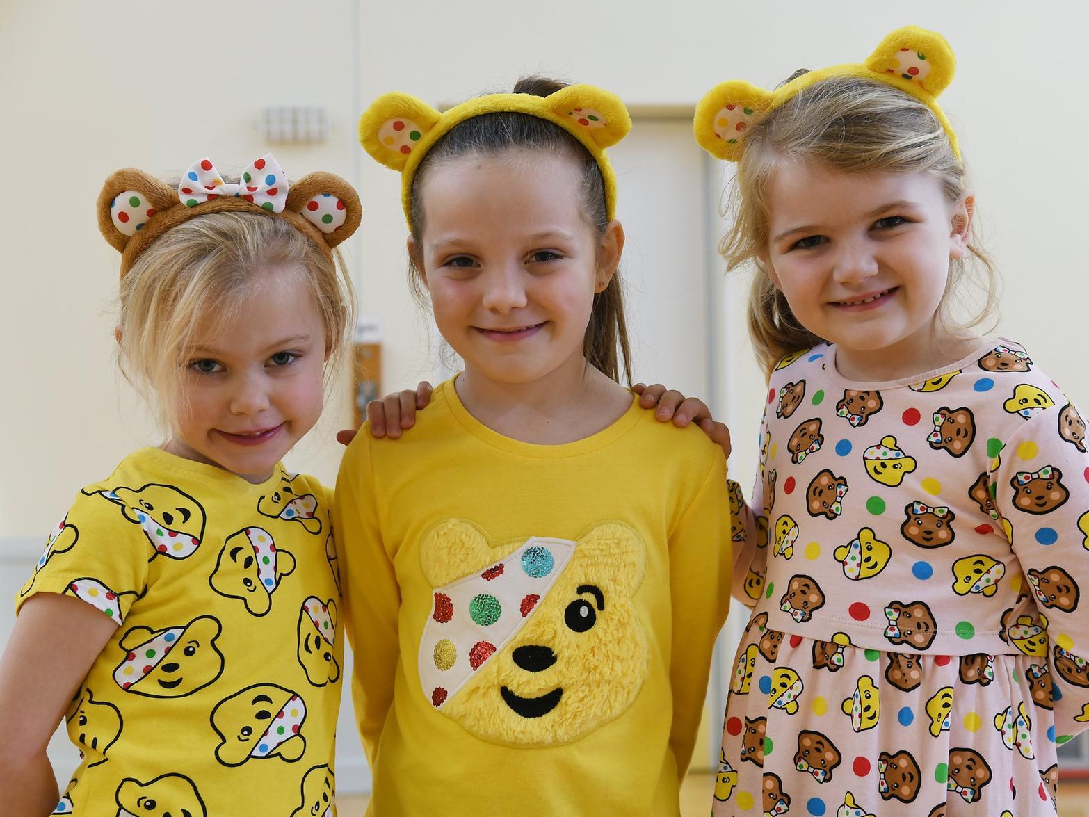 Willow, 5, Betsy, 6, and Louisa, 5, at Burlington Infants School. Pictures by Paul Atkinson: NBFP PA1946-8d