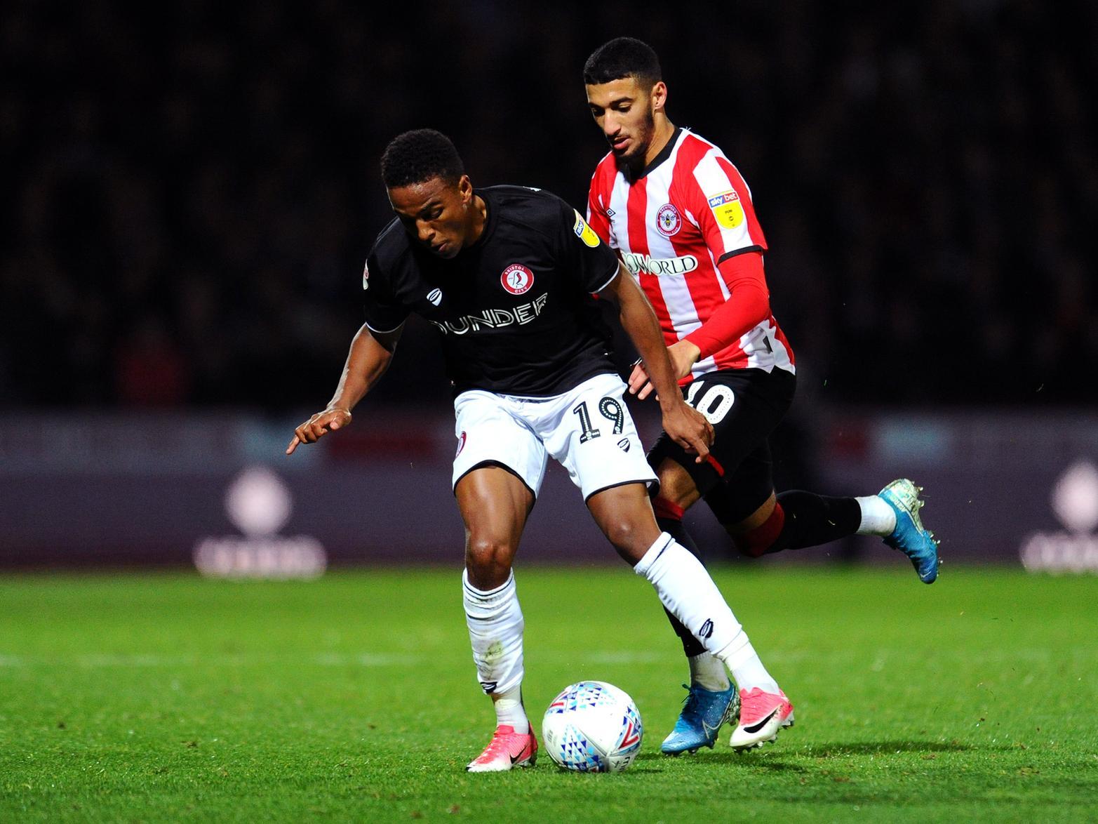Bristol City are understood be eager to use their option to extend midfielder Niclas Eliasson's contract at the club by a year. He's made three assists in his last three games. (Bristol Post)