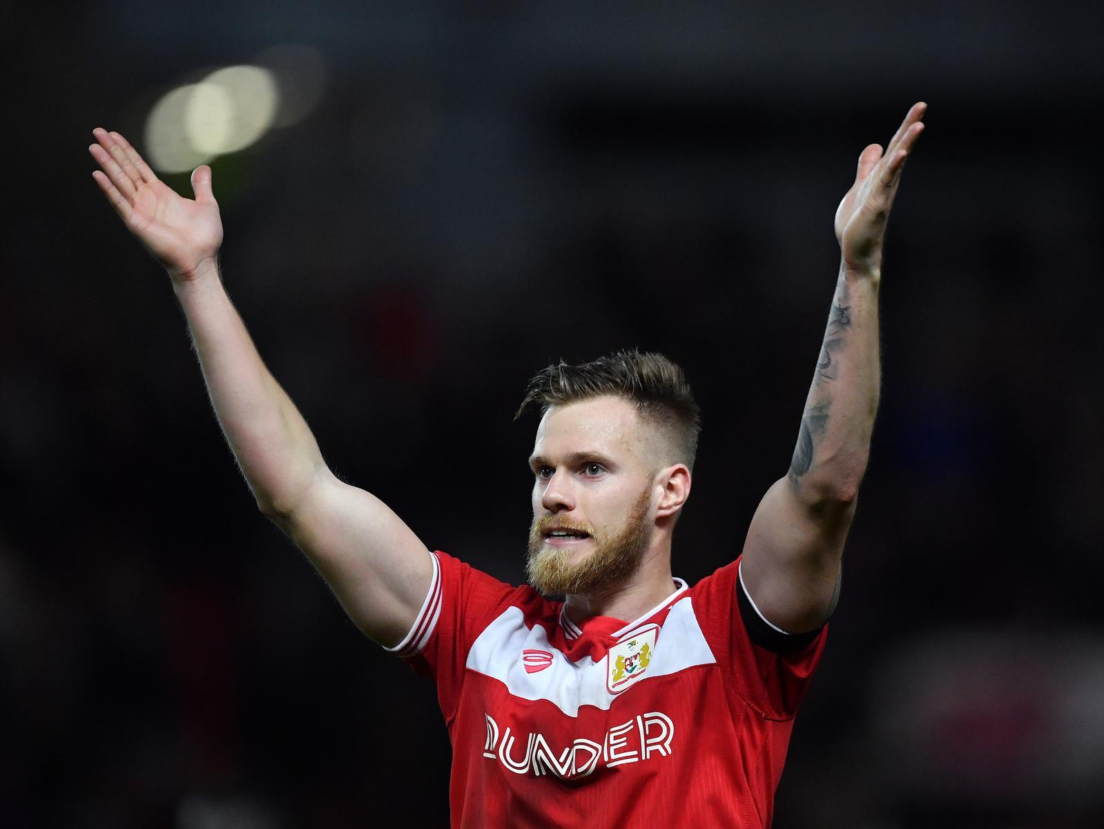 Bristol City manager Lee Johnson has revealed he's unsure when star defender Tomas Kalas will return from injury, suggesting he could be out for as long as three weeks. (Bristol Post)