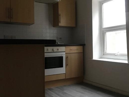 2 bed flat to rent in Preston - 400pcm, 92pw | Property details: Unfurnished flat with no agent fees, ideal for students | More details can be found here: https://www.zoopla.co.uk/to-rent/details/53242699