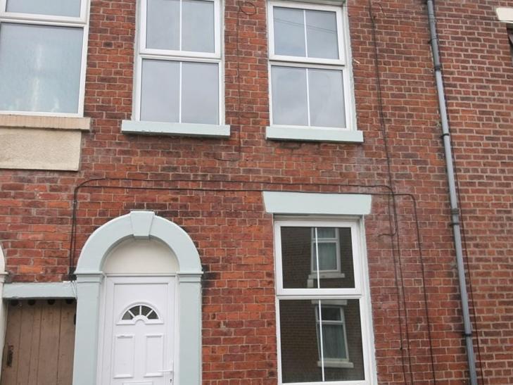 3 bed teraced gouse to rent in Ashton-on-Ribble - 490pcm, 113pw | Property details: No agent fees, ideal for students | More details can be found here: https://www.zoopla.co.uk/to-rent/details/53216225