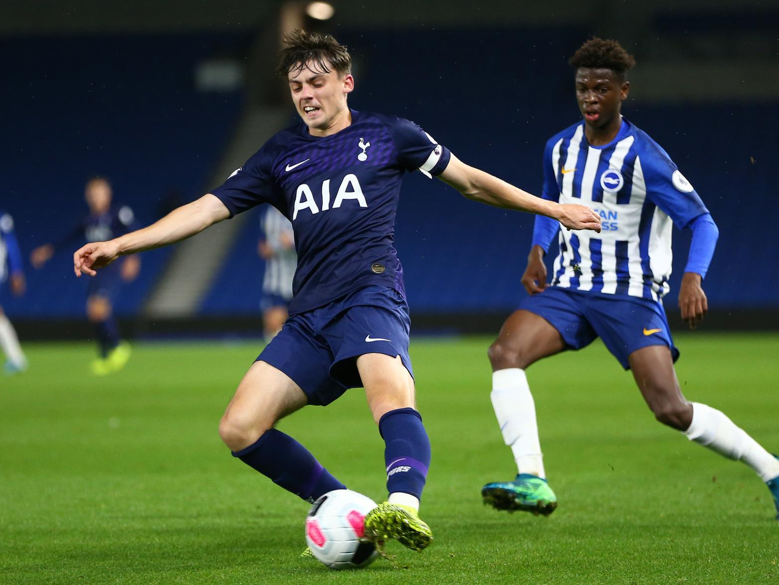 Tottenham's 18-year-old central midfielder Jamie Bowden is close to agreeing on a new contract with the club. (Football Insider)