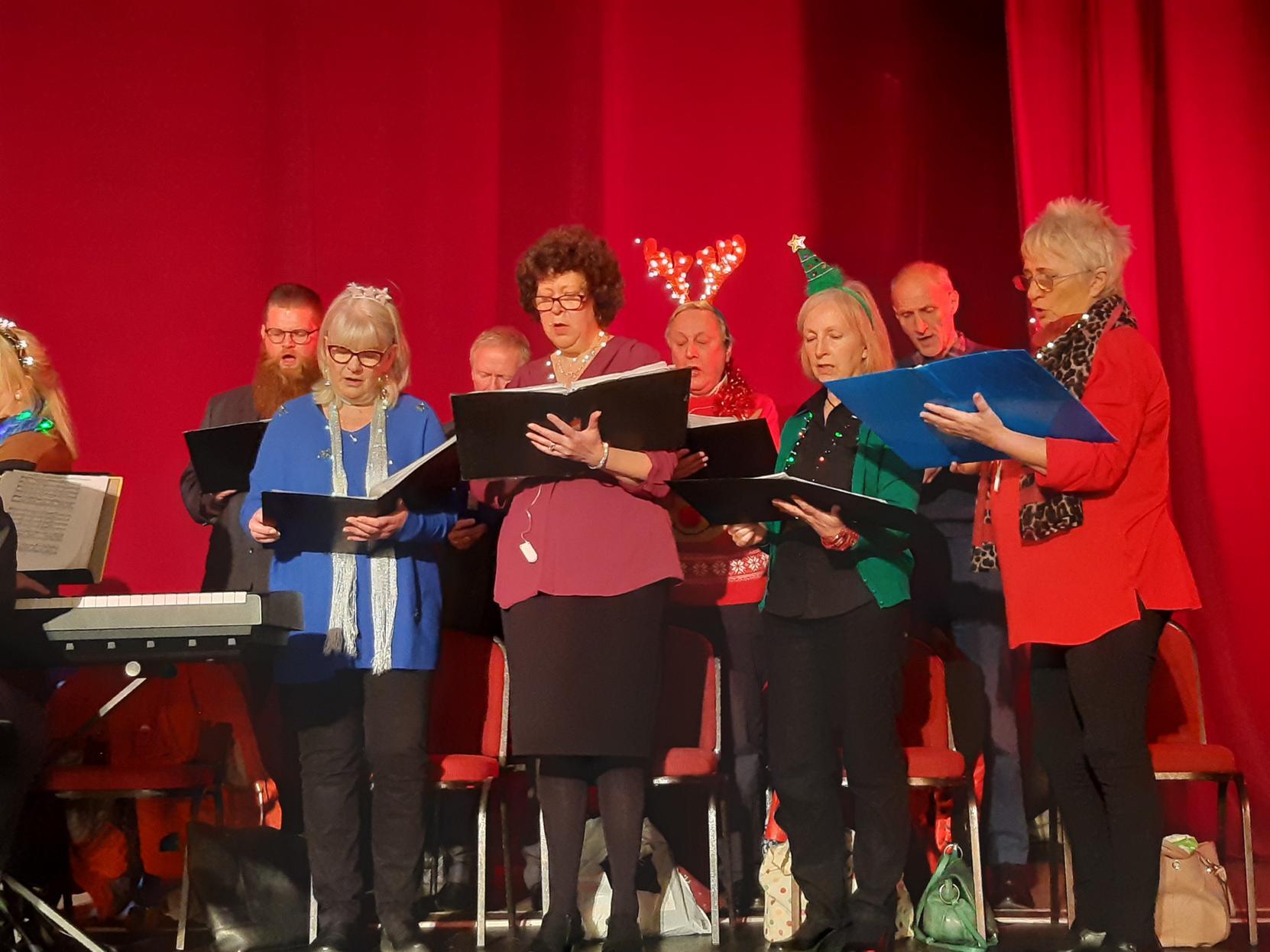 Carol singers took to the stage with soulful renditions of traditional festive songs, including the old favourite 'White Christmas'.