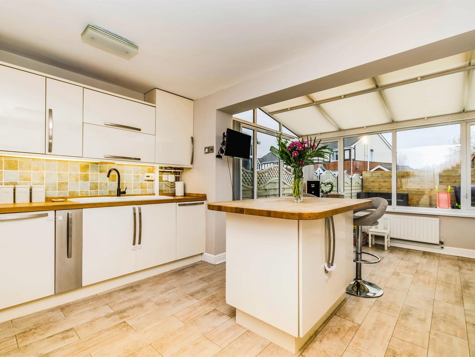 Guide Price 210,000 - 220,000. This beautifully presented three bedroom property is in a brilliant location with close proximity to Waterloo Primary school as well as other local amenities and transport links into both Leeds and Bradford. The property offers ample living accommodation throughout.