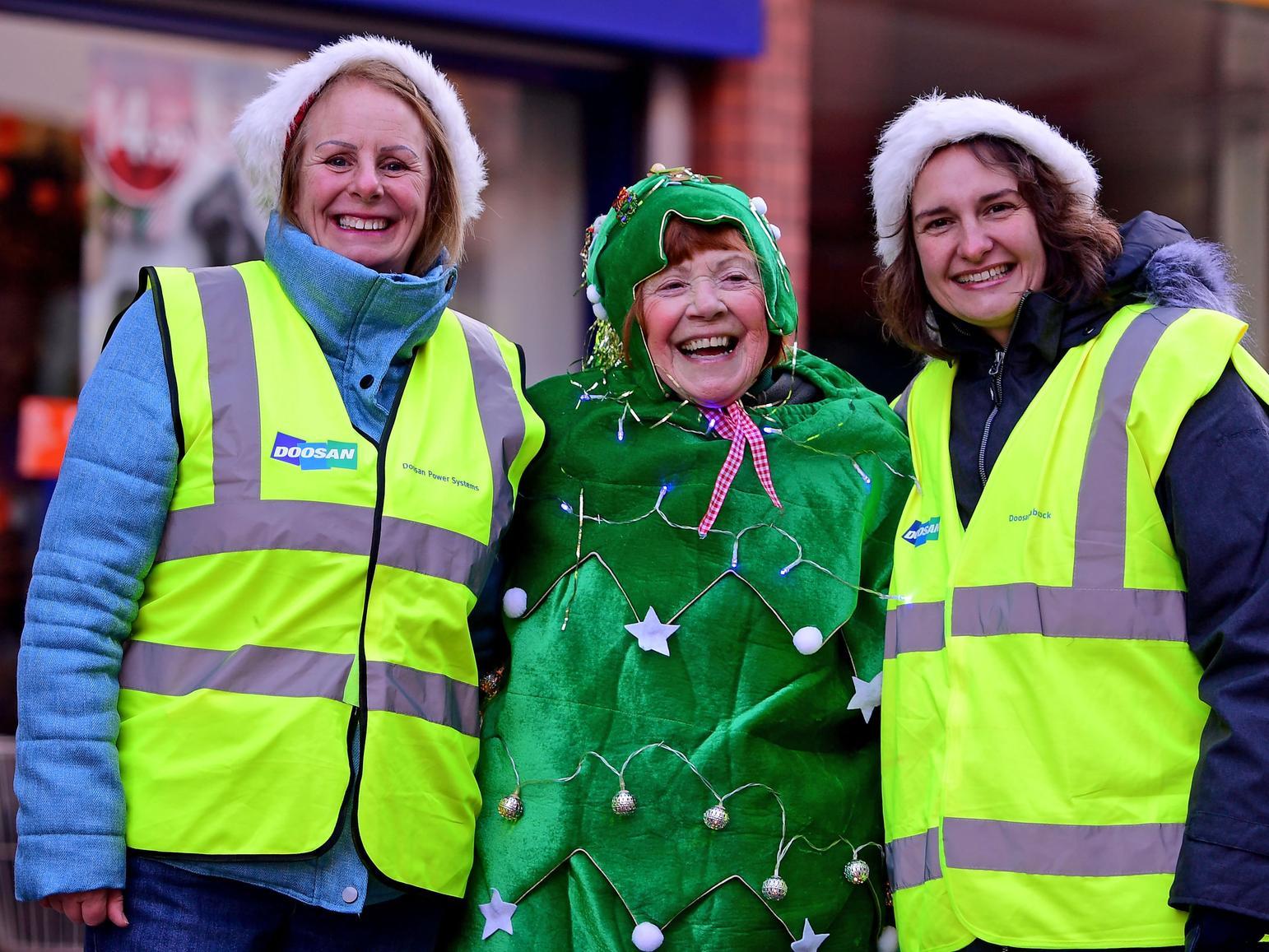 Bright smiles to light up the town this Christmas!
