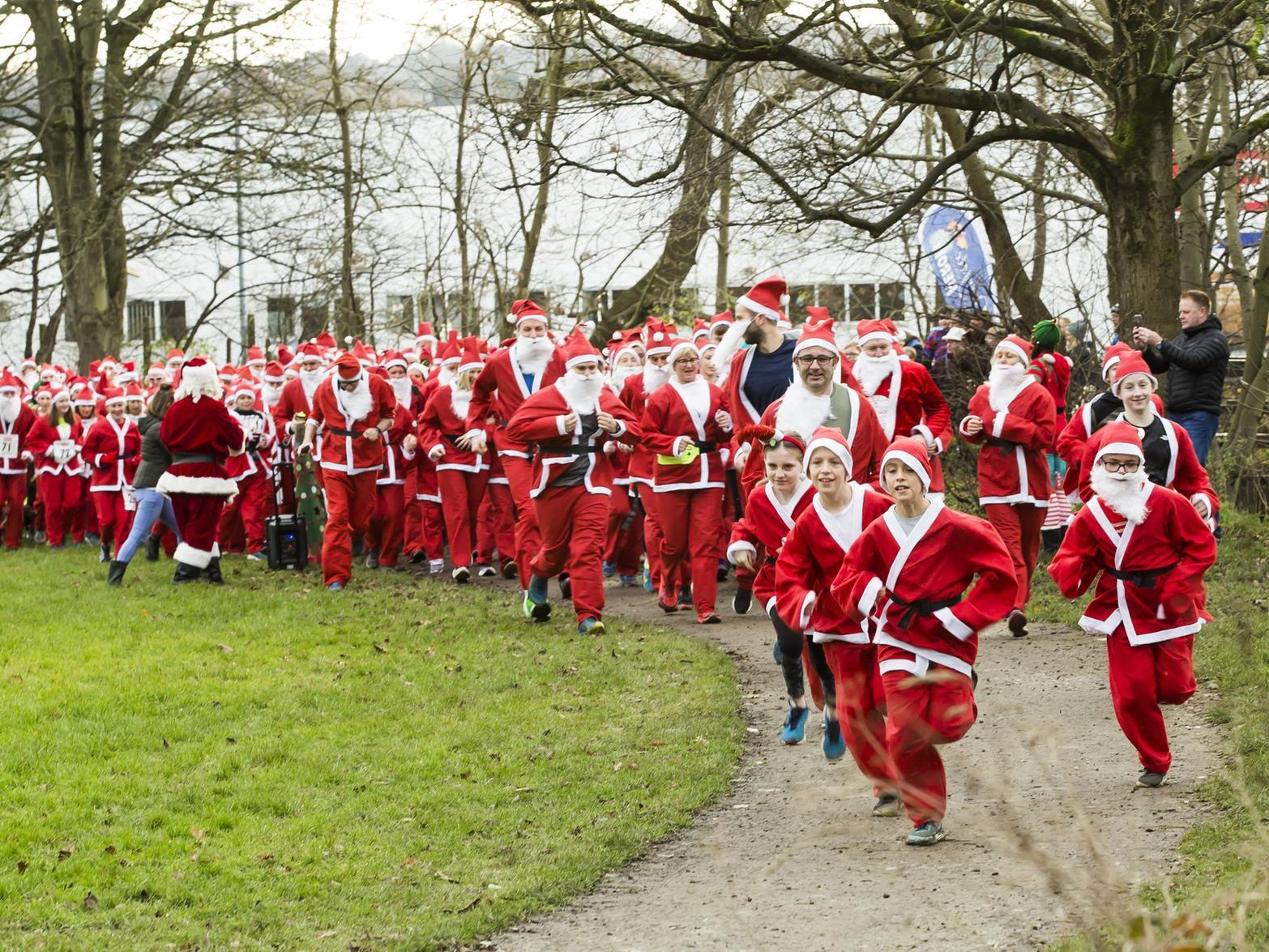 See over 300 Santas descend on Brighouse for Overgate Hospice