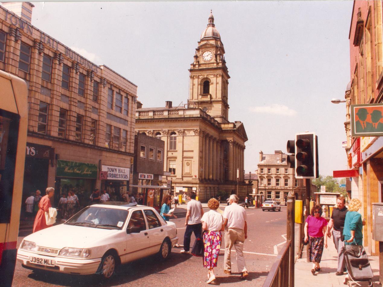 Shoppers and traders were deeply divided over news that a one million pound pedestrianisation plan for Morley had been approved.