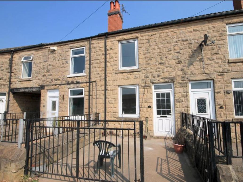 This mid terraced house comes with two reception rooms, a garden to the front and rear and is in close distance of Mansfield Woodhouse town centre and its various amenities. Offers in the region of 75,000