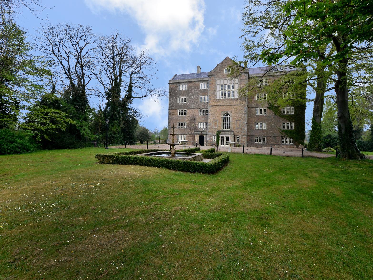 Take a look inside this massive 10bedroom Worksop mansion on the
