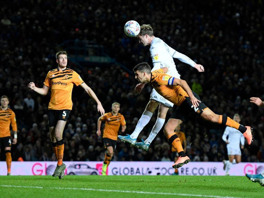 Leeds United beat Hull City 2-0 on Tuesday to go top of the Championship