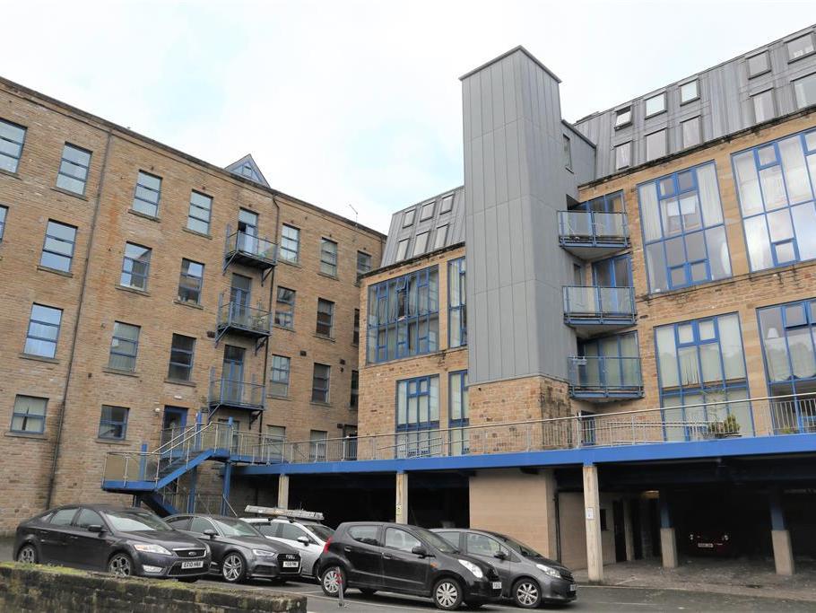 This characterful fourth floor two bed flat offers stylish spacious living accommodation with an allocated parking space.
Estate Agent: Hunters