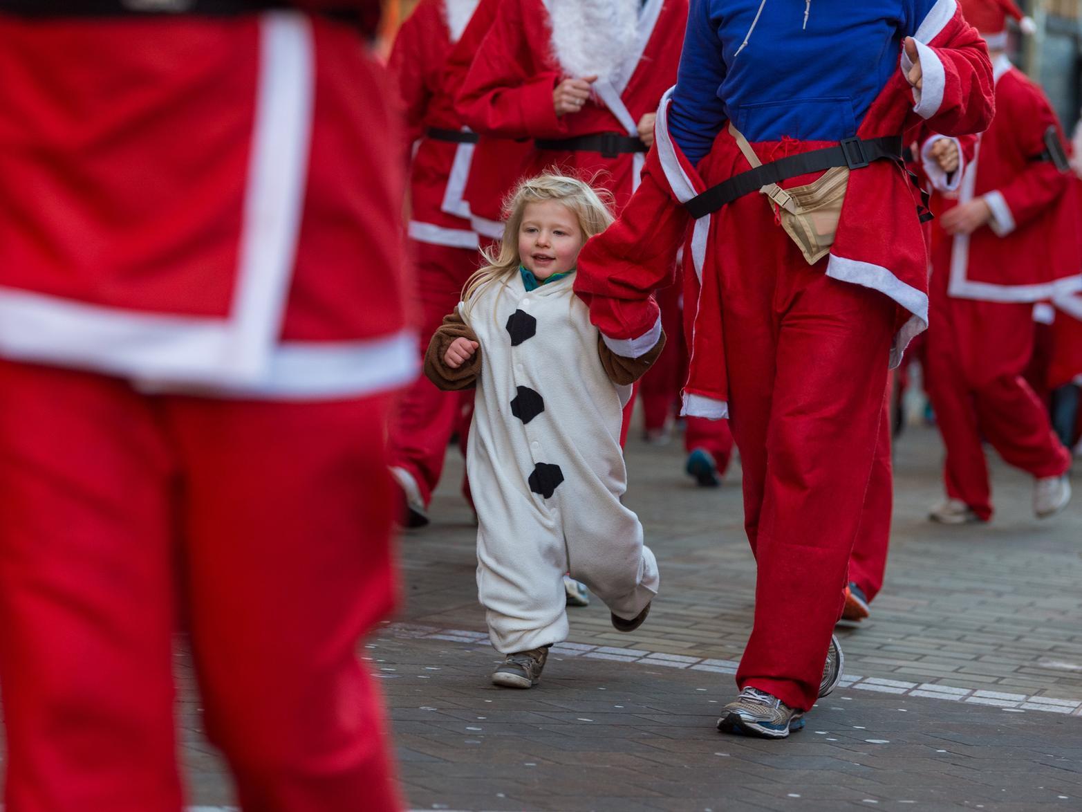Last year's Big Leeds Santa Dash in ad of St Gemma's Hospice