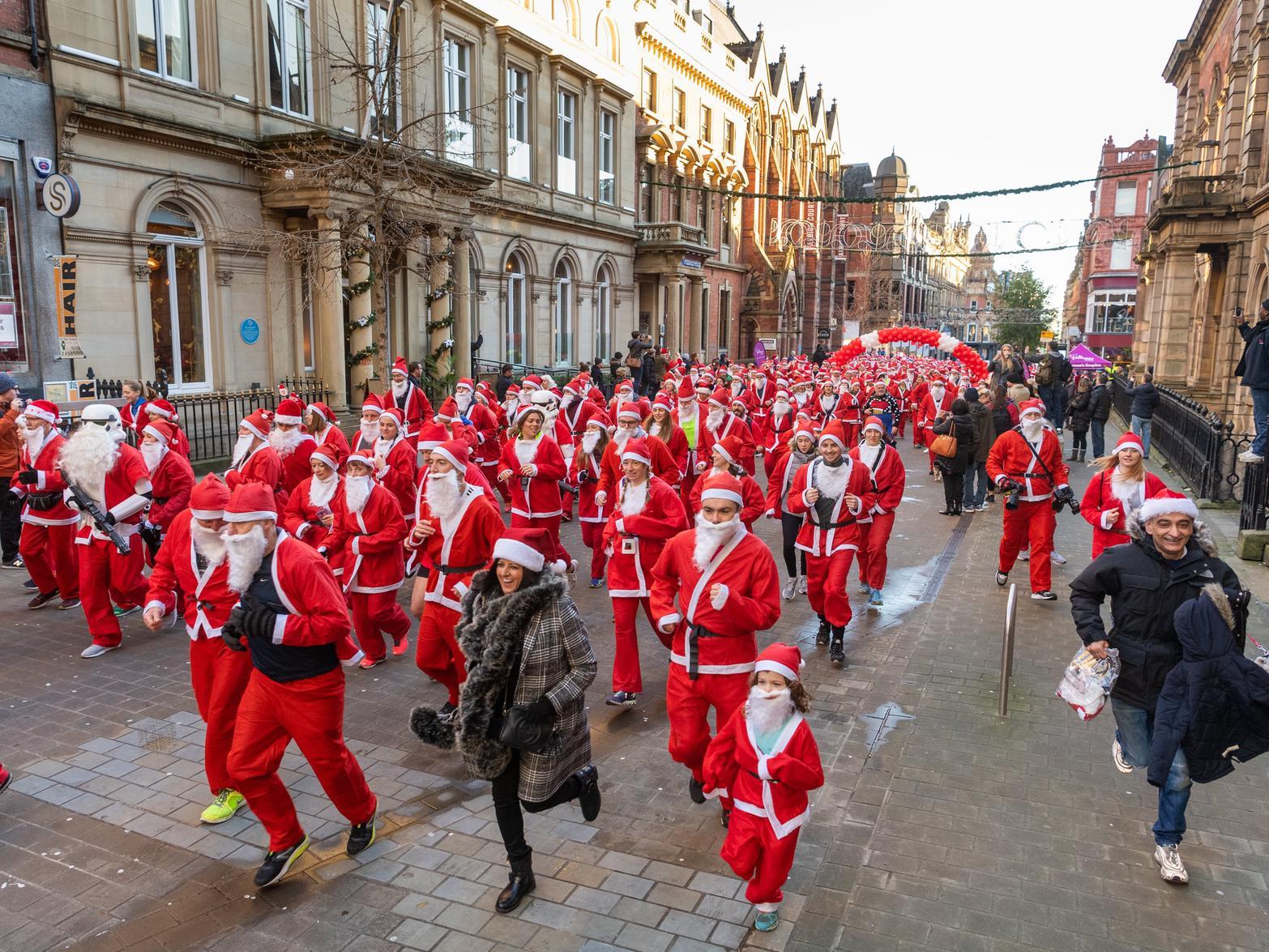 Last year's Big Leeds Santa Dash in ad of St Gemma's Hospice