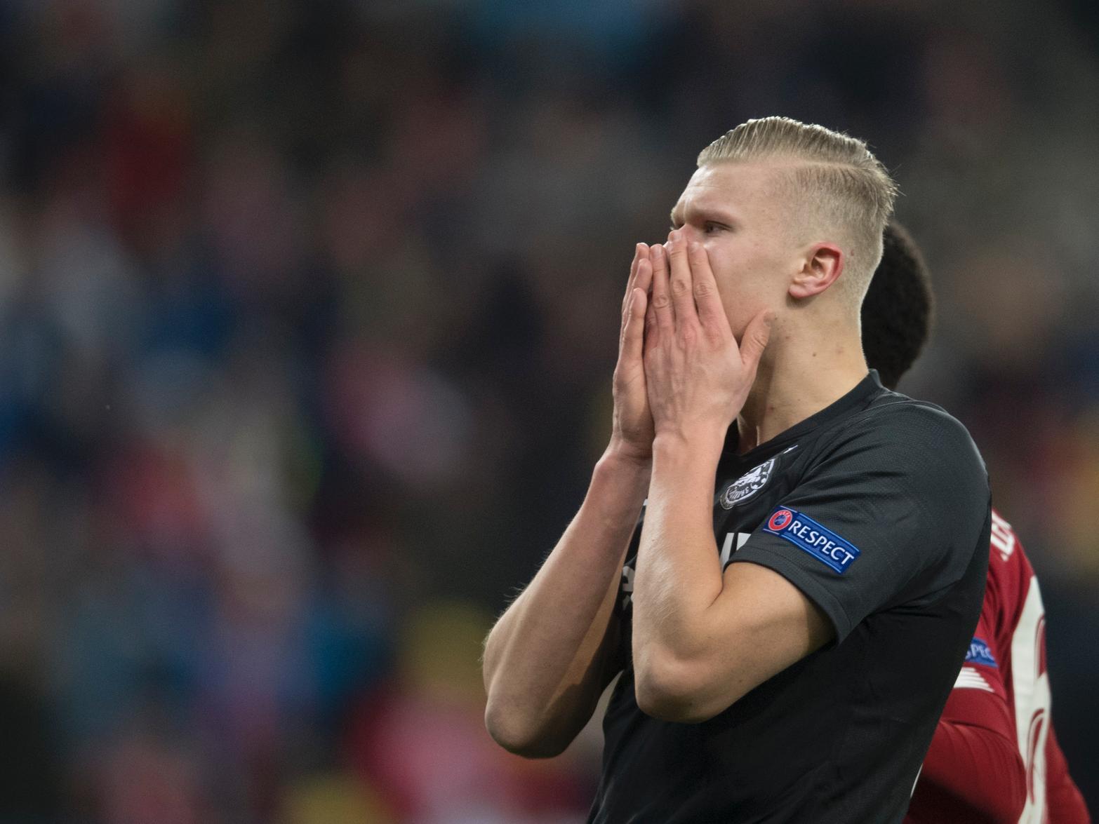Manchester United boss Ole Gunnar Solskjaer says the club are willing to work with agent Mino Raiola to land 19-year-old striker Erling Haaland. (Sunday Mirror)