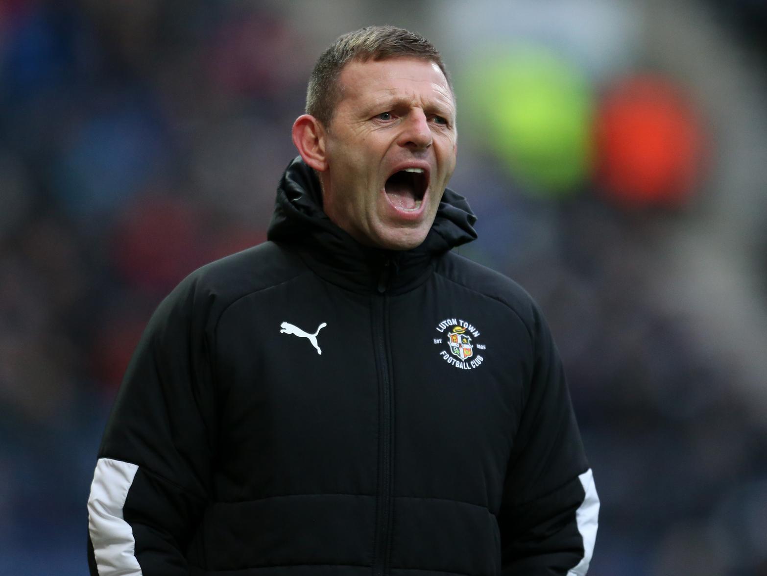 Luton Town boss Graeme Jones has claimed that the "players, staff, a board of directors and supporters all pulling in the same direction" will play an integral role in the side's hopes of avoiding relegation this season. (Luton Today)