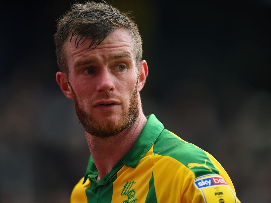 Stoke City are considering a surprise swoop for West Brom legend Chris Brunt with the Northern Ireland international struggling for game time at the Hawthorns. (The Athletic)