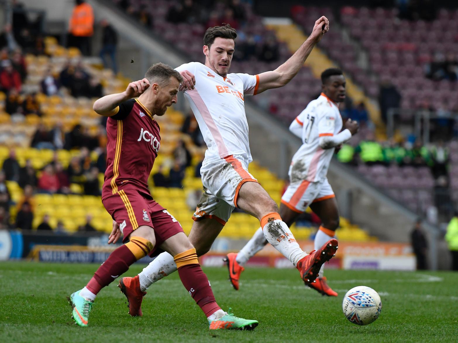 Luton Town are said to be in 'pole position' to sign Sheffield United defender Ben Heneghan, despite Hatters boss Graham Jones playing down talk of a deal last weekend. (The 72)