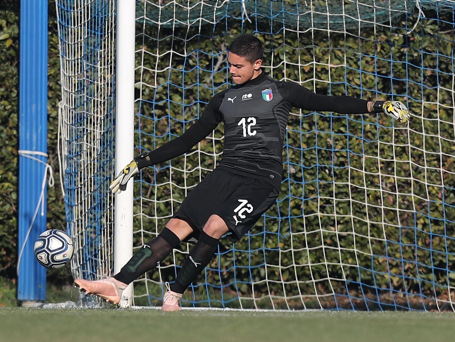 Leeds United are, according to Italian reports, close to signing Italy U18 international goalkeeper Elia Caprile, who could join from Chievo this month. (Sport Witness)