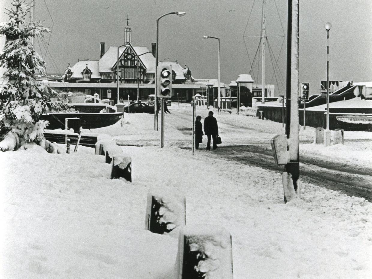 A snowy scene looking towards St Annes Pier