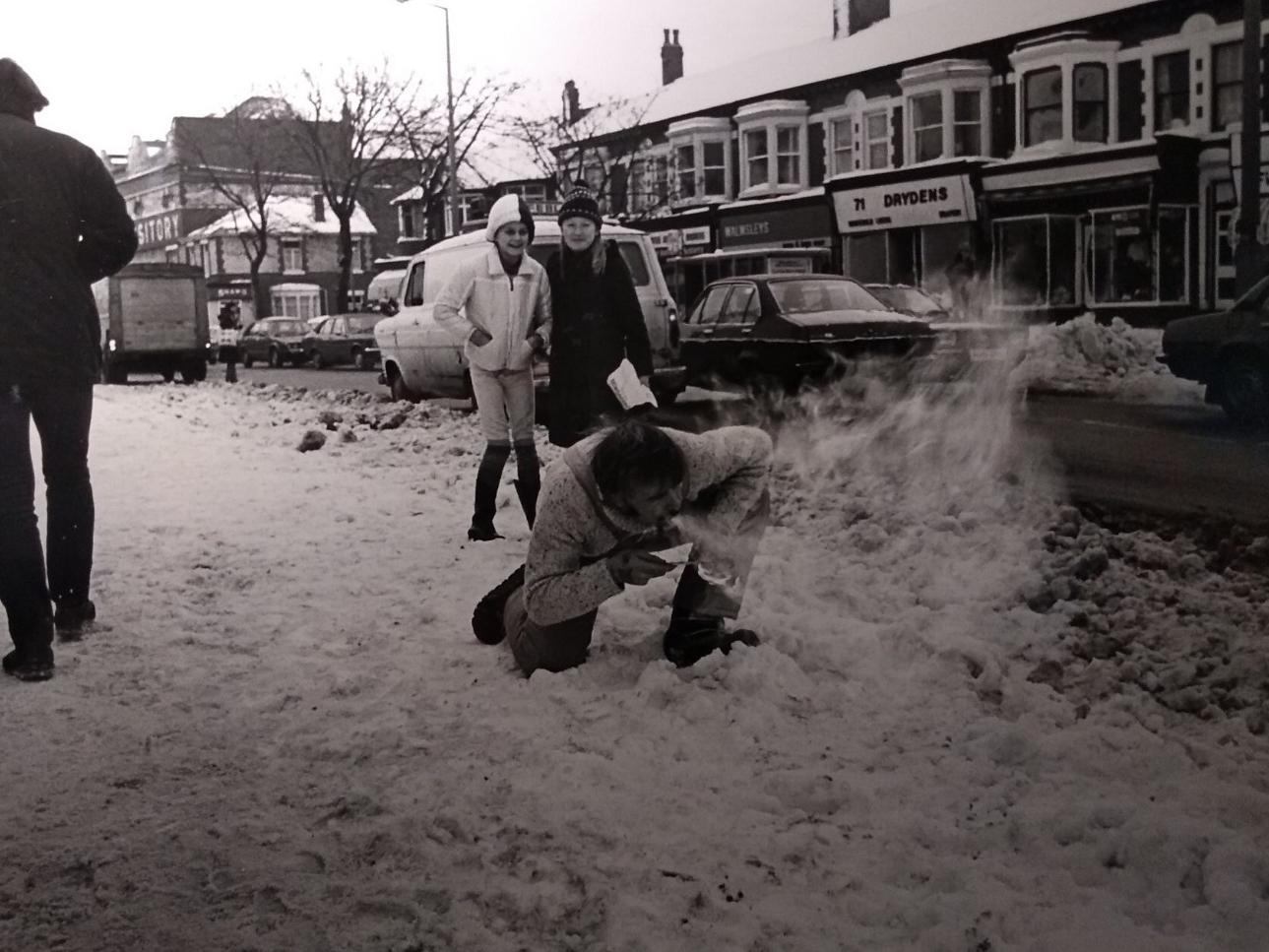 This looks was a scene on Whitegate Drive on December 19 1981