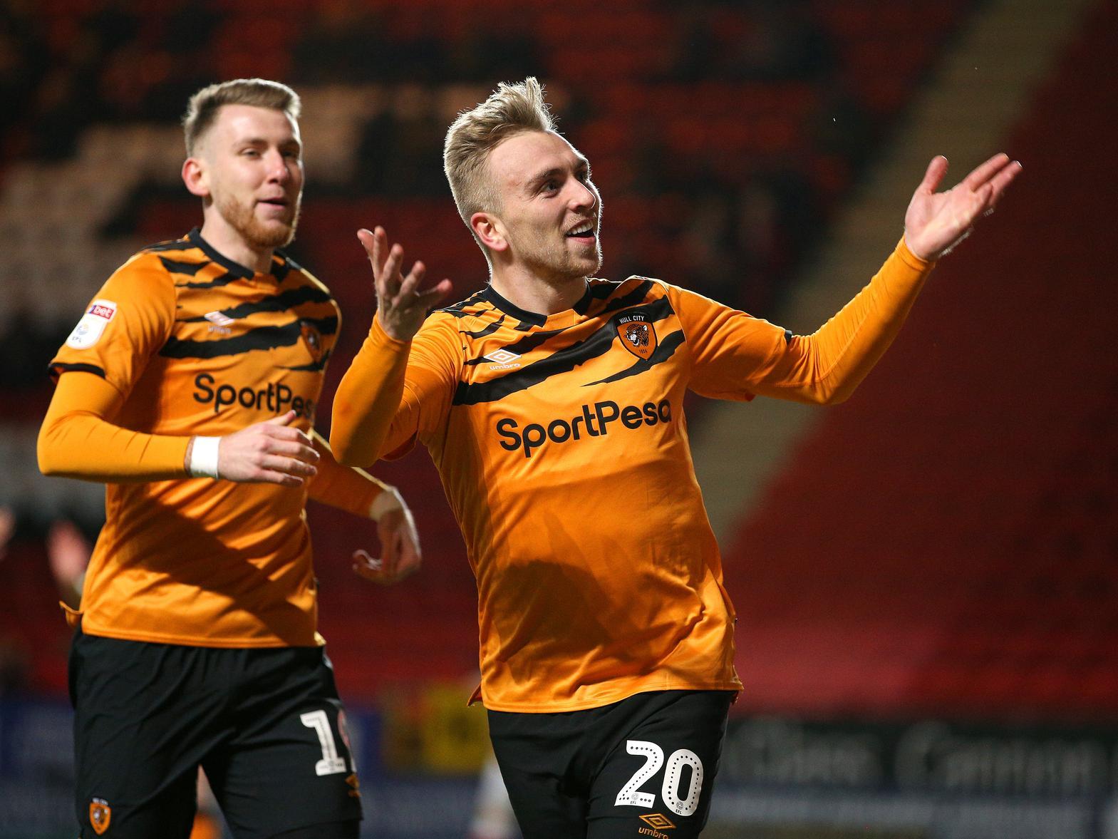Leeds United's odds of signing Hull City talisman Jarrod Bowen have been slashed from 25/1 down to 10/1, but Aston Villa still look the most likely to sign him if he leaves this month. (Sky Bet)