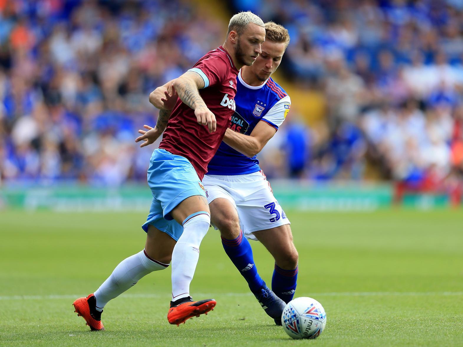 Sheffield United are monitoring Ipswich Town's 21-year-old English central defender Luke Woolfenden, with the club prioritising the signing of two centre-backs. (Sheffield Star)