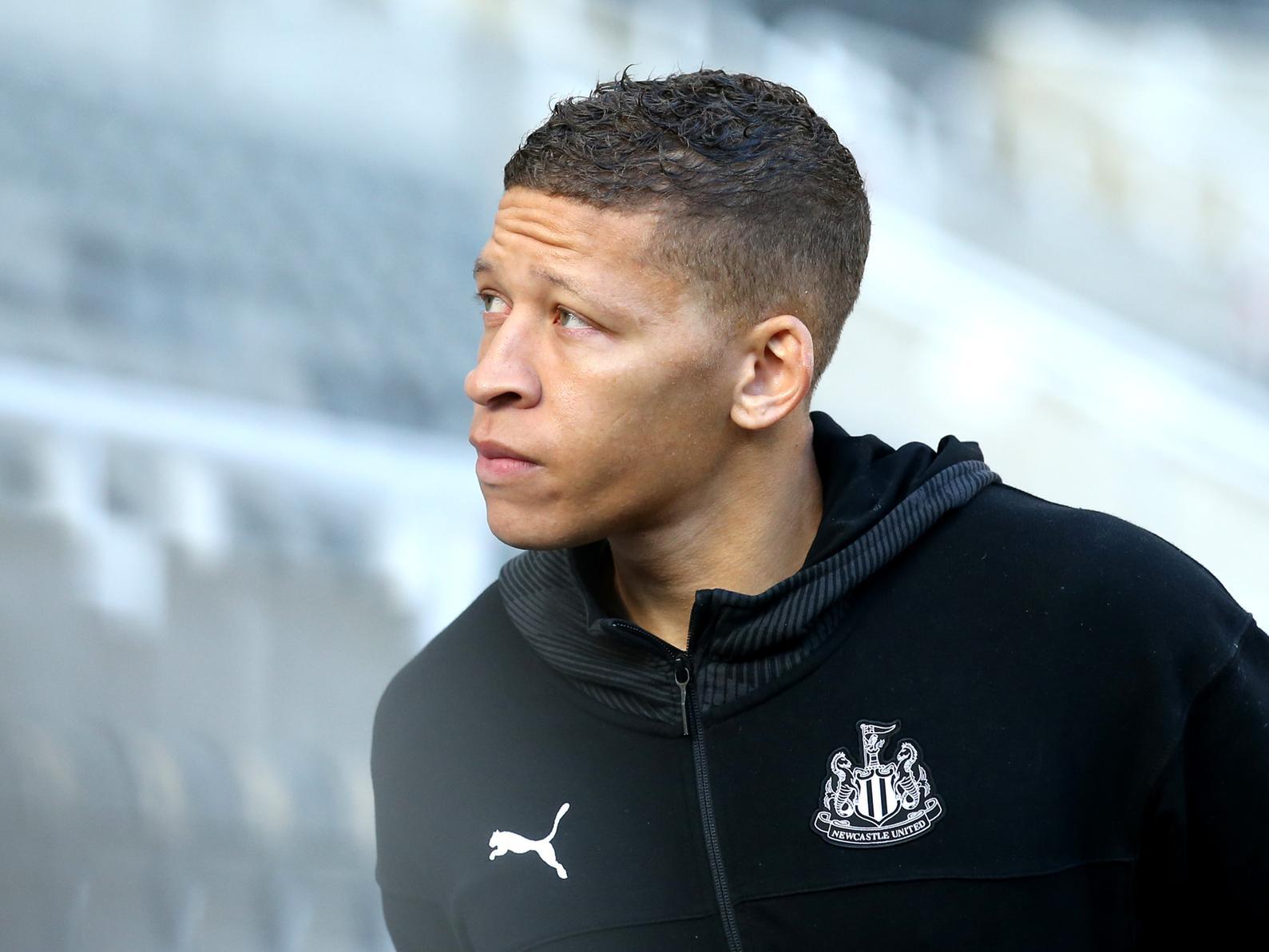 Nottingham Forest have receiveda boost in their attempts to sign Newcastle United's 20m-rated striker Dwight Gayle, after Aston Villa pulled out of the race to secure his services. (Telegraph)