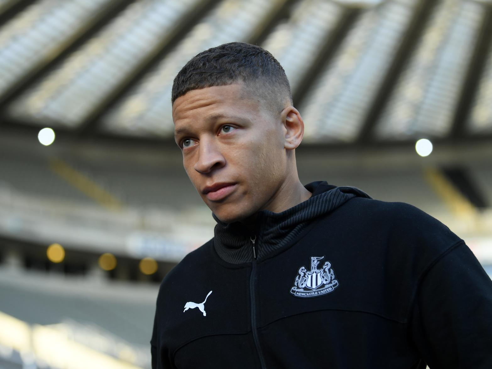 Leeds United have been made the bookies' new joint-favourites to sign Newcastle United's Dwight Gayle this month, after being frustrated in their pursuit of Southampton's Che Adams. (Sky Bet)