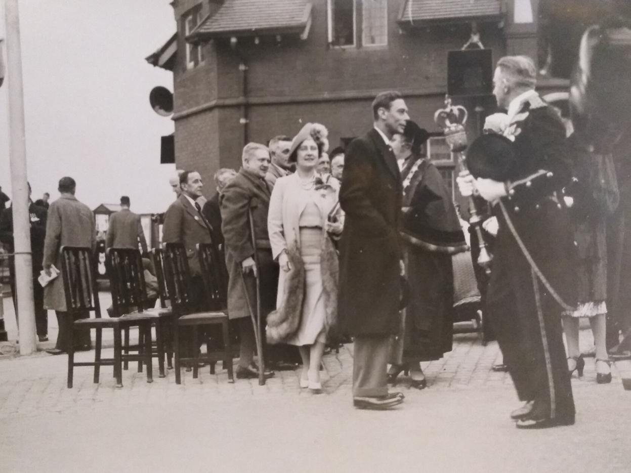 King George and Queen Elizabeth arrive in St Annes in 1938