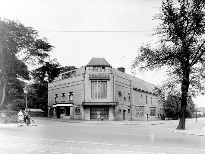 Dominion Cinema on Montreal Avenue which opened in January 1934. The last film to be screened was The Quiller Memorandum starring Alec Guinness in March 1967. The building then became a bingo hall.