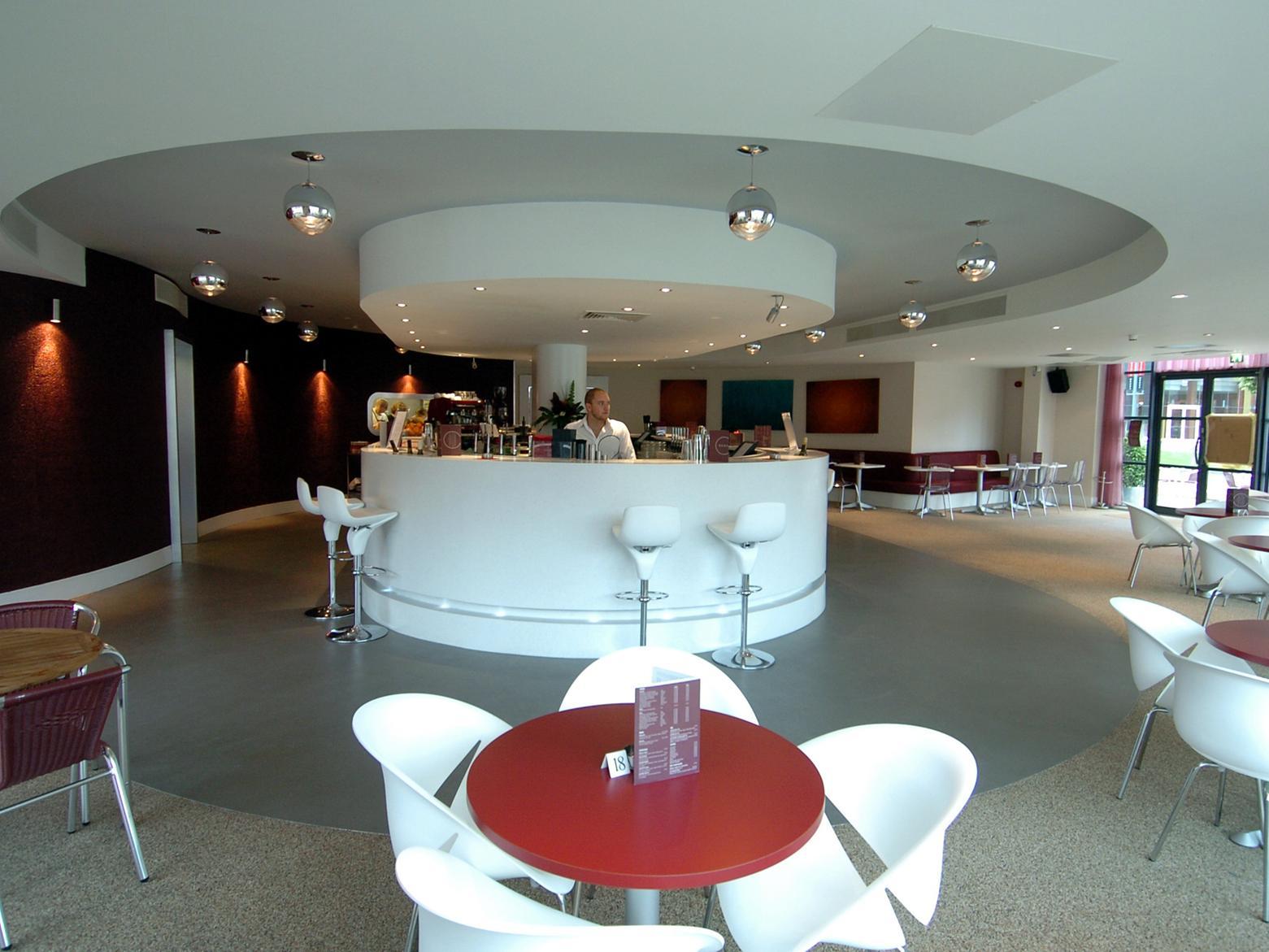 Step inside popular Leeds nightspot Oracle when it first opened in 2005