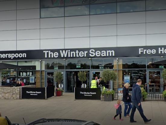 The Winter Seam also has an overall score of 3.5 stars, with 376 reviews in total. A recent visitor praised the very tasty fresh and plentiful breakfast they had there.