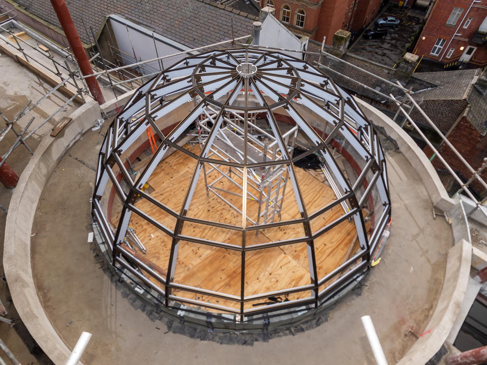 Construction of the glass dome at the top of the lightwell in Majestic