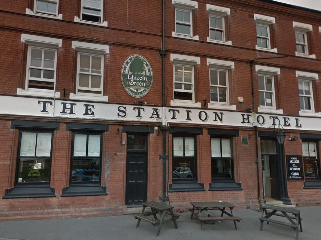 A Victorian railway hostelry, the Station Hotel is the tap for Lincoln Green Brewery. A range of cask beers from Lincoln Green and further afield are available.