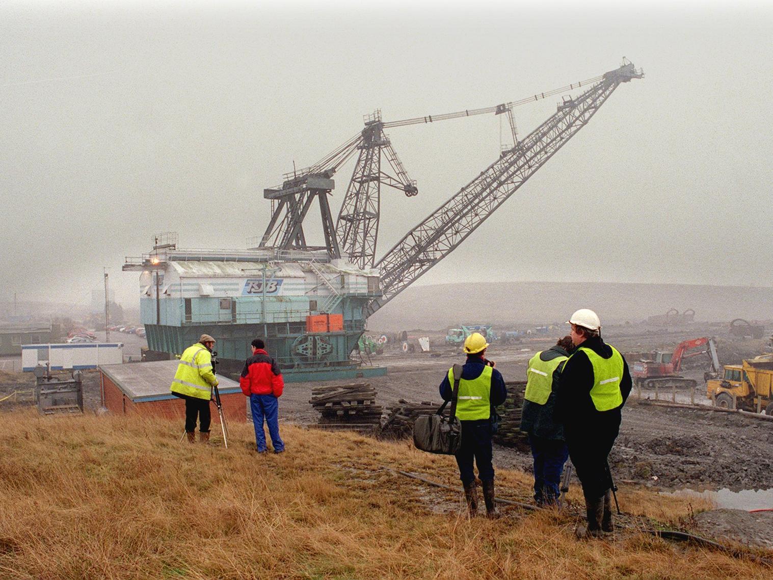 A giant 1,200 tonnes walking dragline excavator at St Aidan's opencast site near Swillington was brought back to life after ten years.