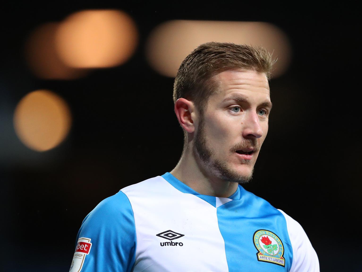 Blackburn Rovers ace Lewis Holtby has claimed that he's unwilling to accept a mid-table finish with the club, and has his heart set on his side bouncing back to the top tier via the play-offs this season. (Bild)